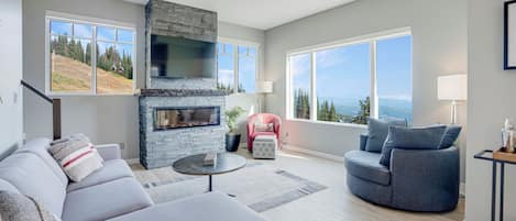 Una Smart TV, una chimenea