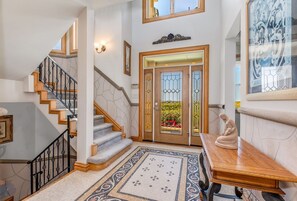 Interior - OCEANFRONT, Priv Pool, Priv beach access, Rec Rm, PI255, Dolphina (Corolla)