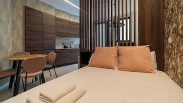 Tabla de planchar con plancha, cuna de viaje y wifi gratis