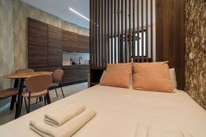 Tabla de planchar con plancha, cuna de viaje y wifi gratis 