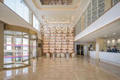 Reception. LAN WAN INTERNATIONAL HOTEL