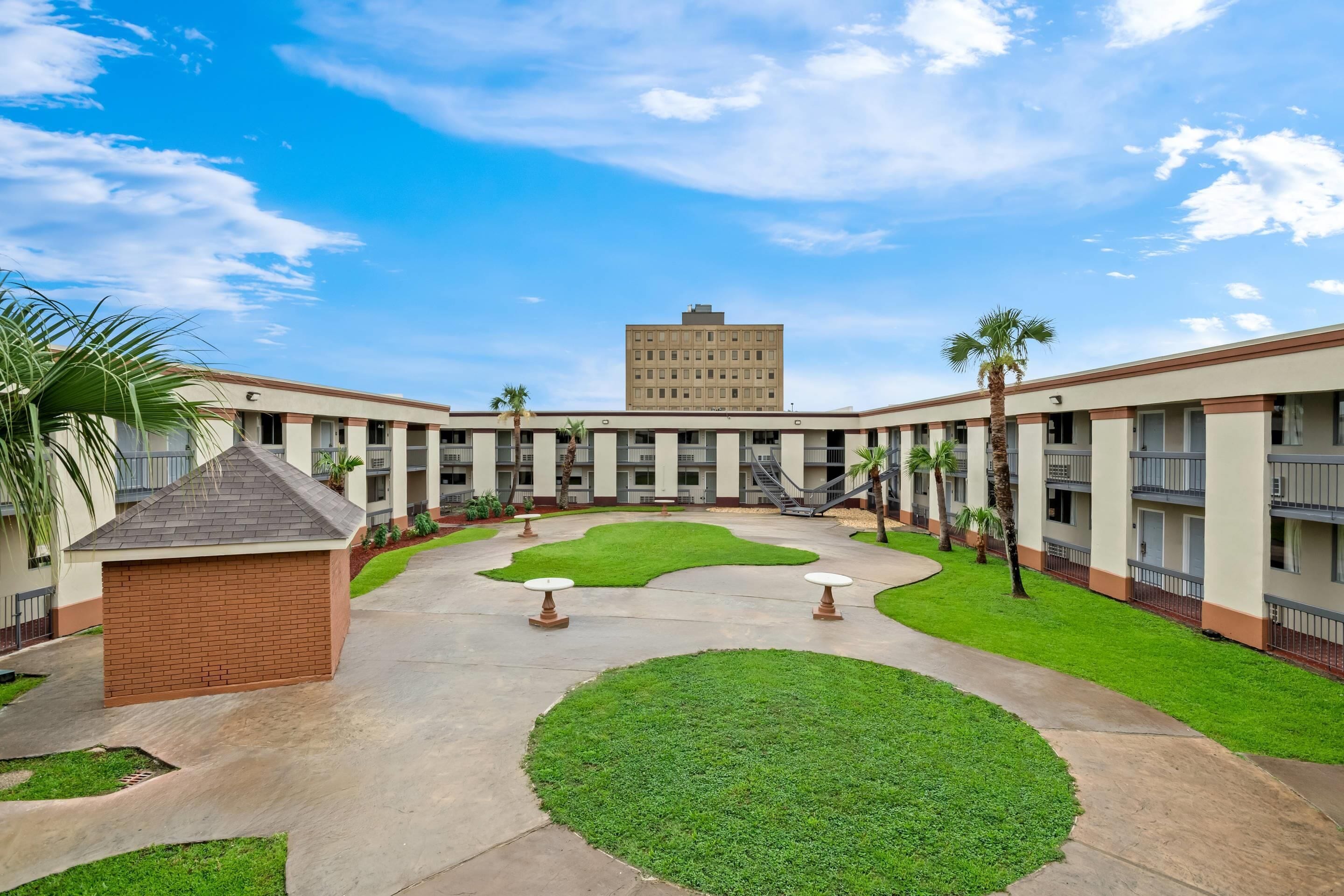 Außenpool (je nach Saison geöffnet)