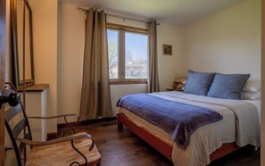 4 bedrooms, free WiFi, bed sheets