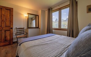 4 bedrooms, free WiFi, bed sheets