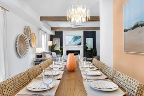 Dining - Luxury Destin*Heated Pool*Hot Tub*Walk to Beach (Destin)