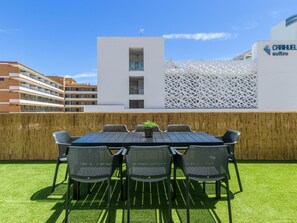 Outdoor dining - Erisa 1-29. Terrace, Swimming Pool, Second line of beach (Torremolinos)