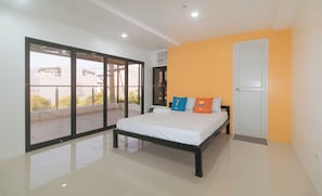 Suite | Free WiFi - Sans Hotel near Enchanted Kingdom (Santa Rosa)