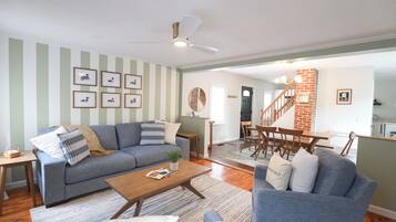 Téléviseur connecté, jeux vidéo, livres