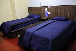Habitación doble de uso individual, 2 camas individuales | Wifi gratis