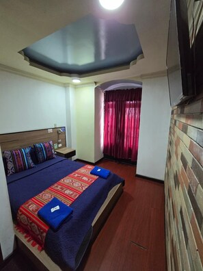 Habitación, 1 cama de matrimonio, baño privado | Wifi gratis