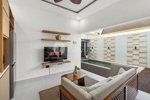 Villa, 2 slaapkamers, privézwembad, uitzicht op zwembad | Woonruimte