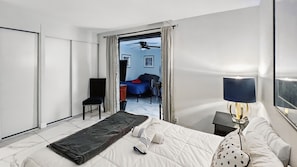 5 slaapkamers, een strijkplank/strijkijzer, wifi, beddengoed