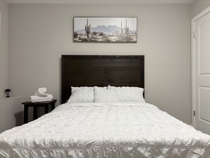 4 makuuhuonetta, silitysrauta/-lauta, ilmainen Wi-Fi, vuodevaatteet