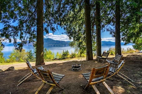 Property grounds. Tiny Home Paradise Stay w/ Lake & Mountain Views