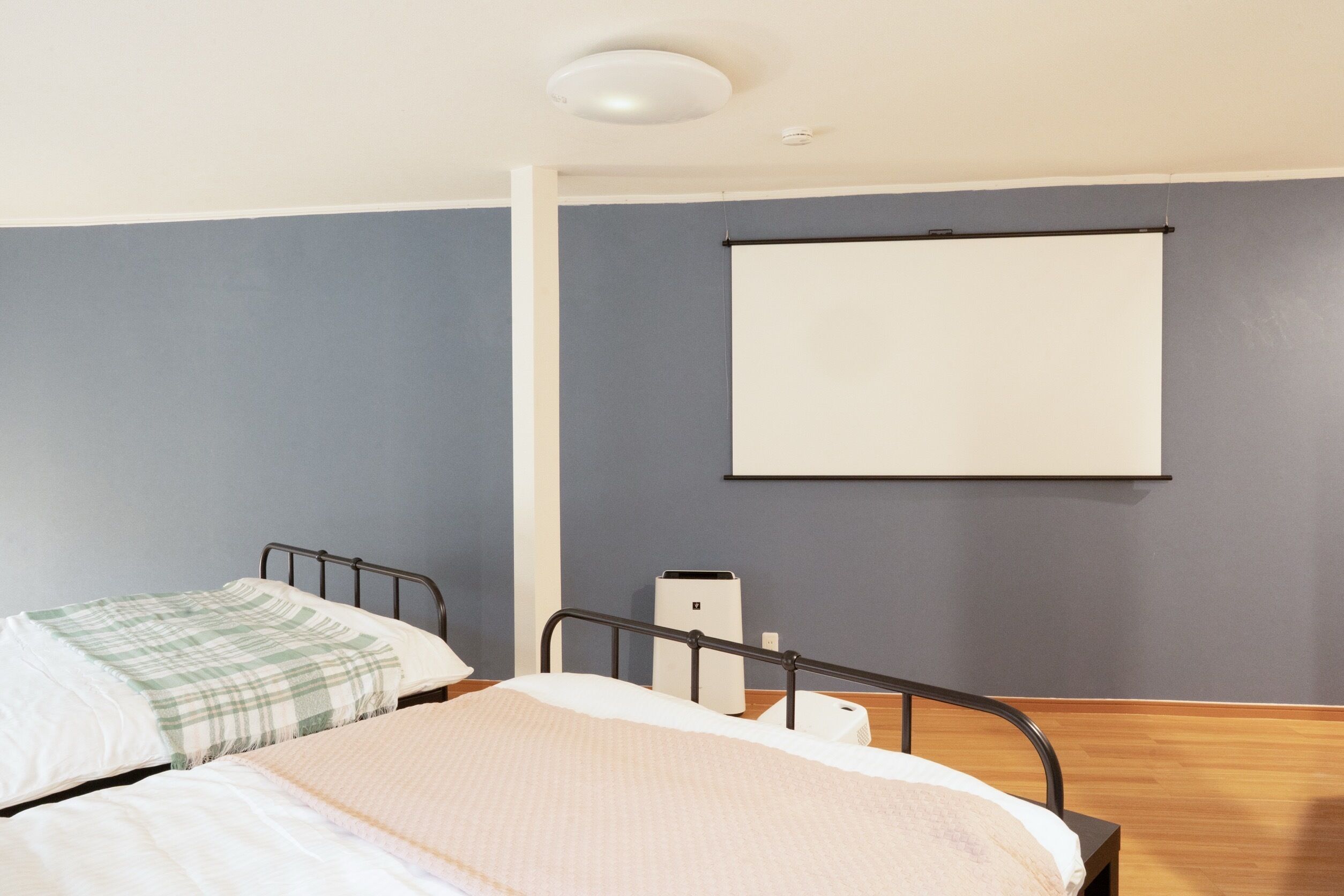 1 camera, Wi-Fi, lenzuola