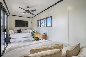 7 bedrooms, free WiFi, bed sheets