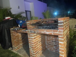 المنطقة المحيطة بالمنشأة