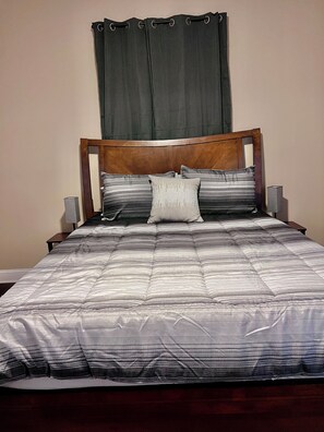 2 slaapkamers, een strijkplank/strijkijzer, wifi, beddengoed