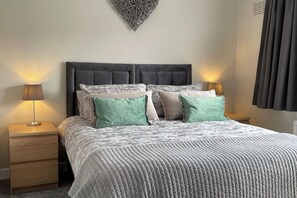 3 Schlafzimmer, Bügeleisen/Bügelbrett, WLAN, Bettwäsche