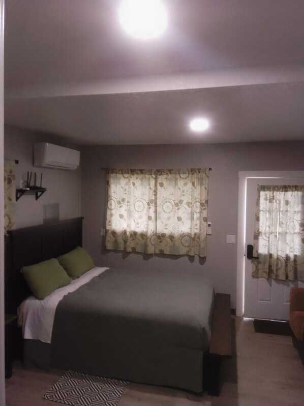 1 chambre, fer et planche à repasser, Wi-Fi gratuit, draps fournis