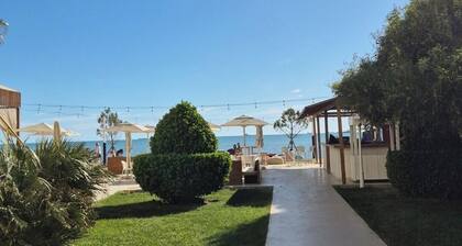 Villa - For 5 - Hot Tub - Parking - Garden