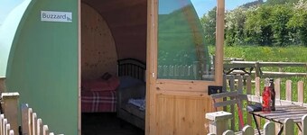 Green Dragon and Kitchen Pod - Sleeps 2 & Parking