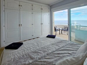 3 bedrooms, iron/ironing board, travel cot, free WiFi