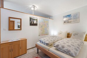 1 quarto, Wi-Fi de cortesia, roupa de cama