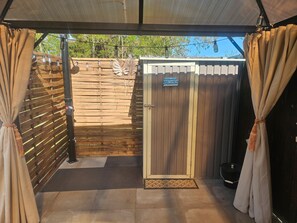 Terrace/patio - Glamping Tent with Private Garden, Terrace, and Wi-Fi (Werder (Havel))