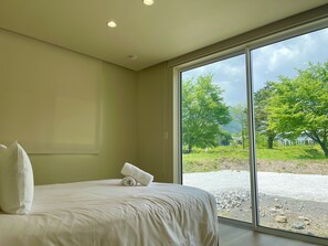 Luxury Villa, Mountain View | Blackout drapes, free cribs/infant beds, free WiFi, bed sheets - Mk House (Hakuba)