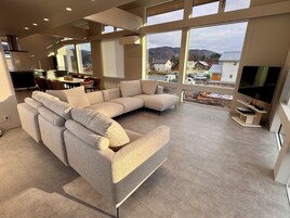 奢华别墅, 山景 | 起居区 | 智能电视、Netflix、加热地板、智能音箱