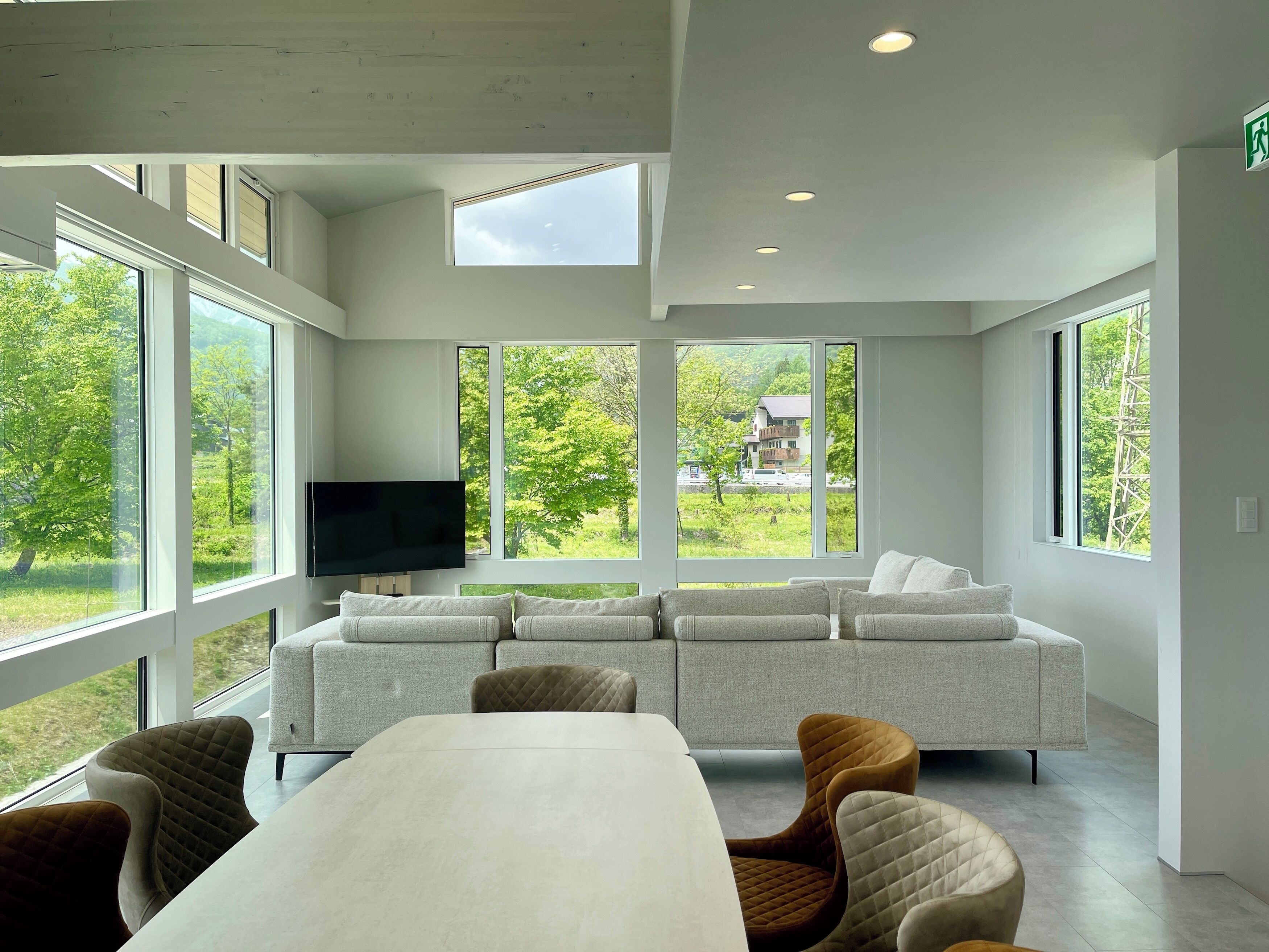 ستائر تعتيم وأسرّة أطفال/رضّع (مجانًا) وواي فاي مجانًا وملاءات أسرّة