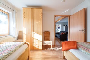 2 quartos, Wi-Fi de cortesia, roupa de cama