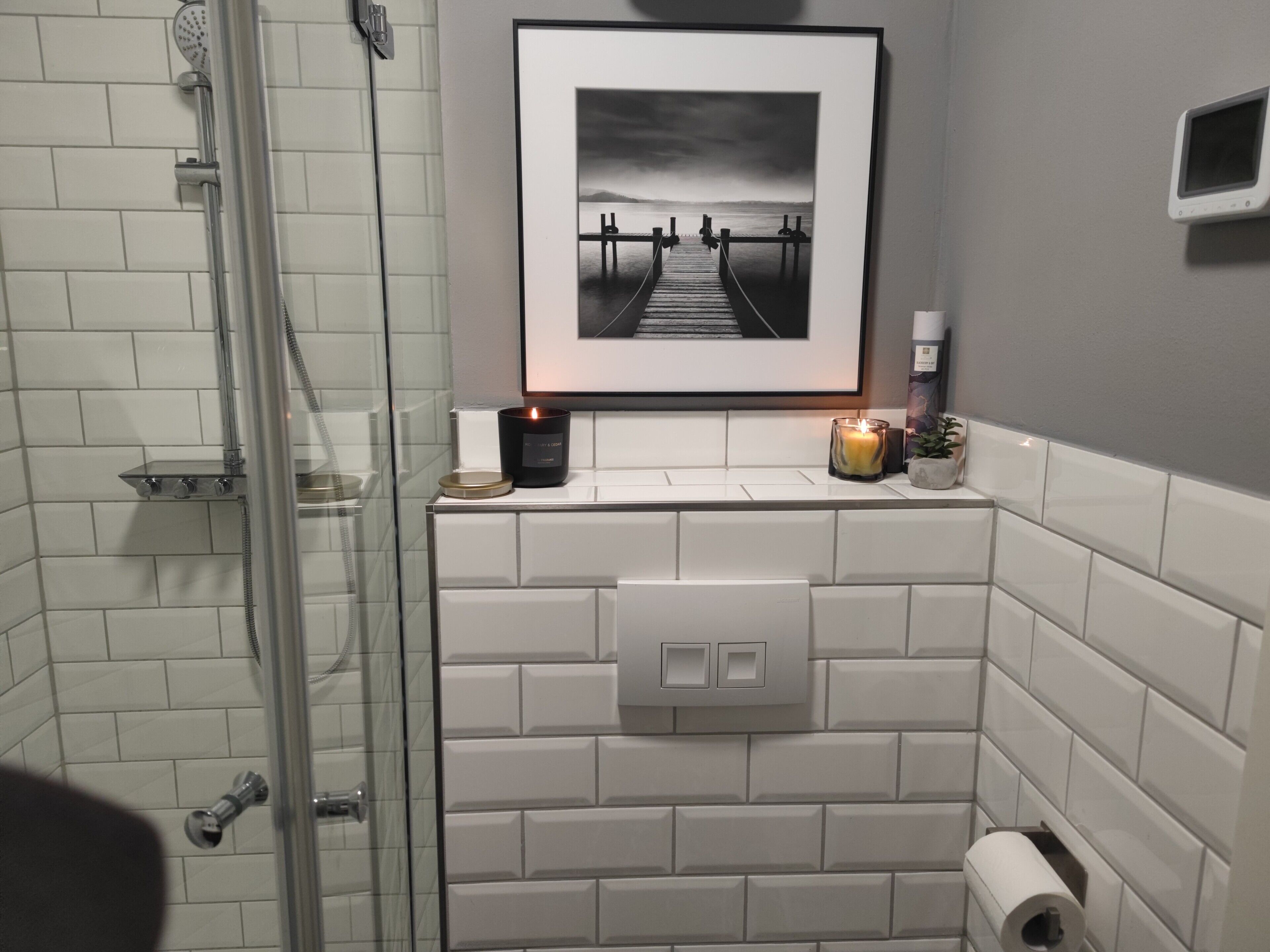 Dusche, Haartrockner, Handtücher