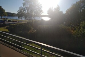 Property grounds - Modern Apartment with Lake View (Möhnesee)