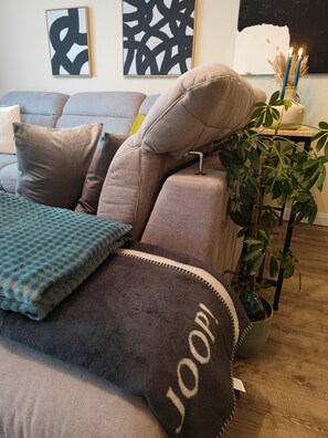 TV - Modern Apartment with Lake View (Möhnesee)