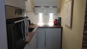 Réfrigérateur, micro-ondes, four, lave-vaisselle