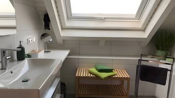 Doccia, asciugacapelli, asciugamani