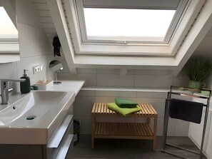 Doccia, asciugacapelli, asciugamani