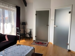 Interior - Holiday Apartment 'Peperoni' with Private Garden and Wi-Fi (Moos)