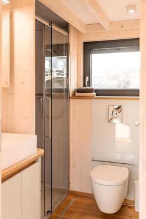 Douche, serviettes fournies