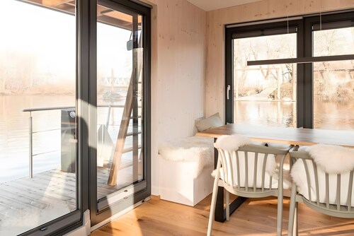 Boat 'Hausboot Mit Kamin' with Private Terrace and Wi-Fi