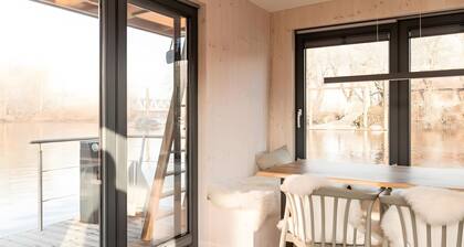 Boat 'Hausboot Mit Kamin' with Private Terrace and Wi-Fi