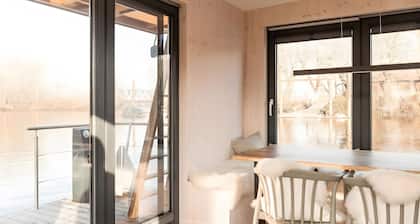 Boot 'Hausboot Mit Kamin' mit privater Terrasse und Wi-Fi