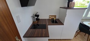 茶具/咖啡用具、冰箱、炉灶、厨具/餐具