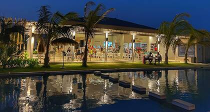 Beachfront getaway : Swimming pools : The best sunsets : Caracol Beach