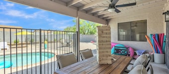 Charming 3-Bedroom house with Game Room, Pool, WiFi in pleasant Mesa