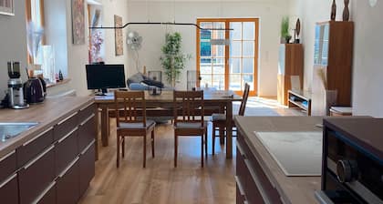 Apartment 'Wein' with Private Terrace, Shared Garden and Wi-Fi