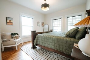 3 Schlafzimmer, Schreibtisch, Bügeleisen/Bügelbrett, Reisekinderbett