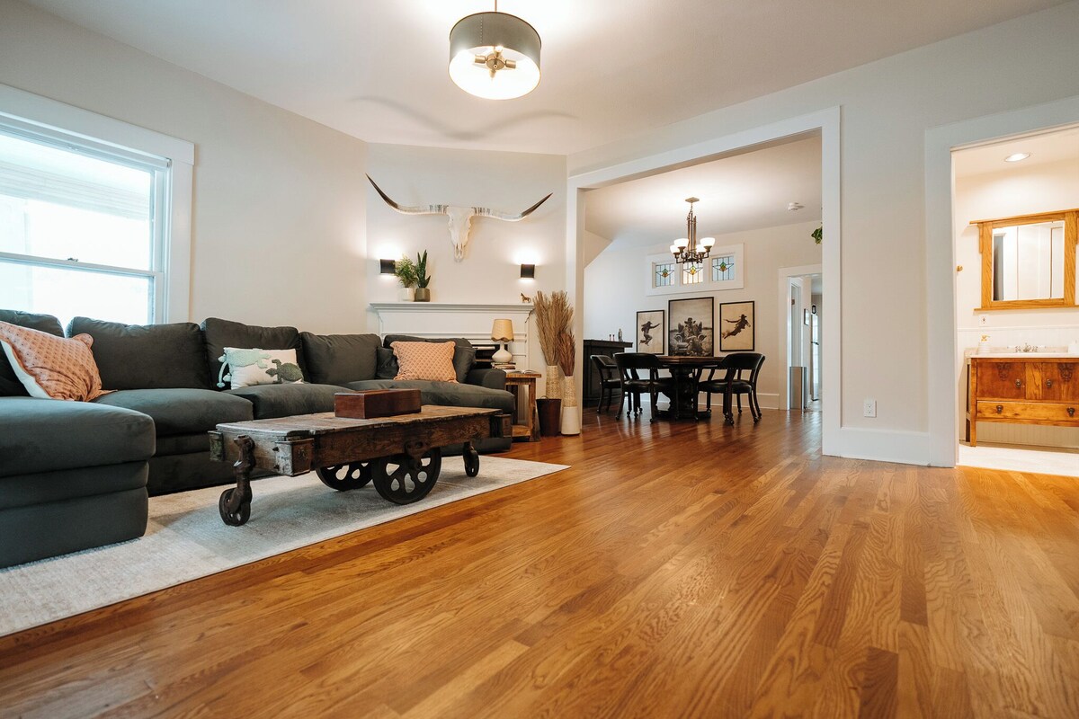 Luxe Farmhouse near Deep Ellum & Bishop Arts